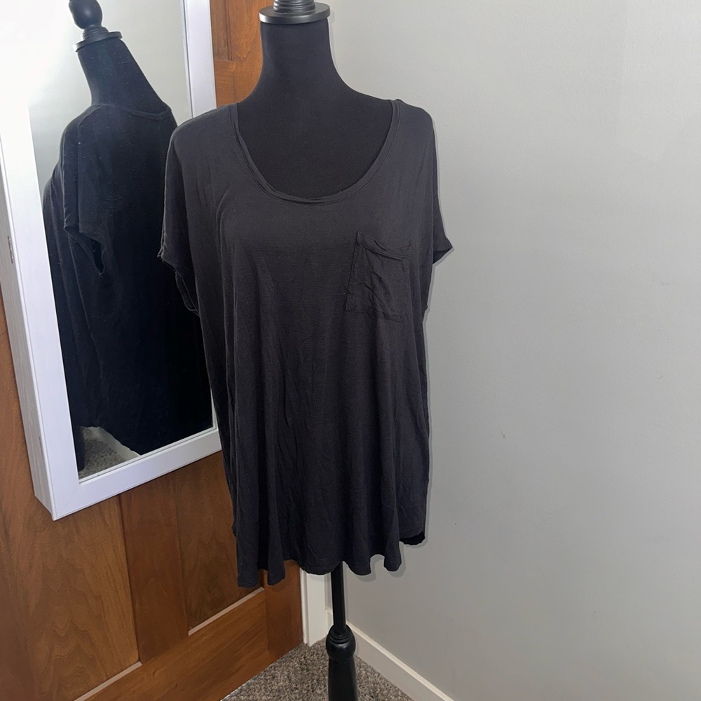 Elegant Black Short Sleeve Women's Tee